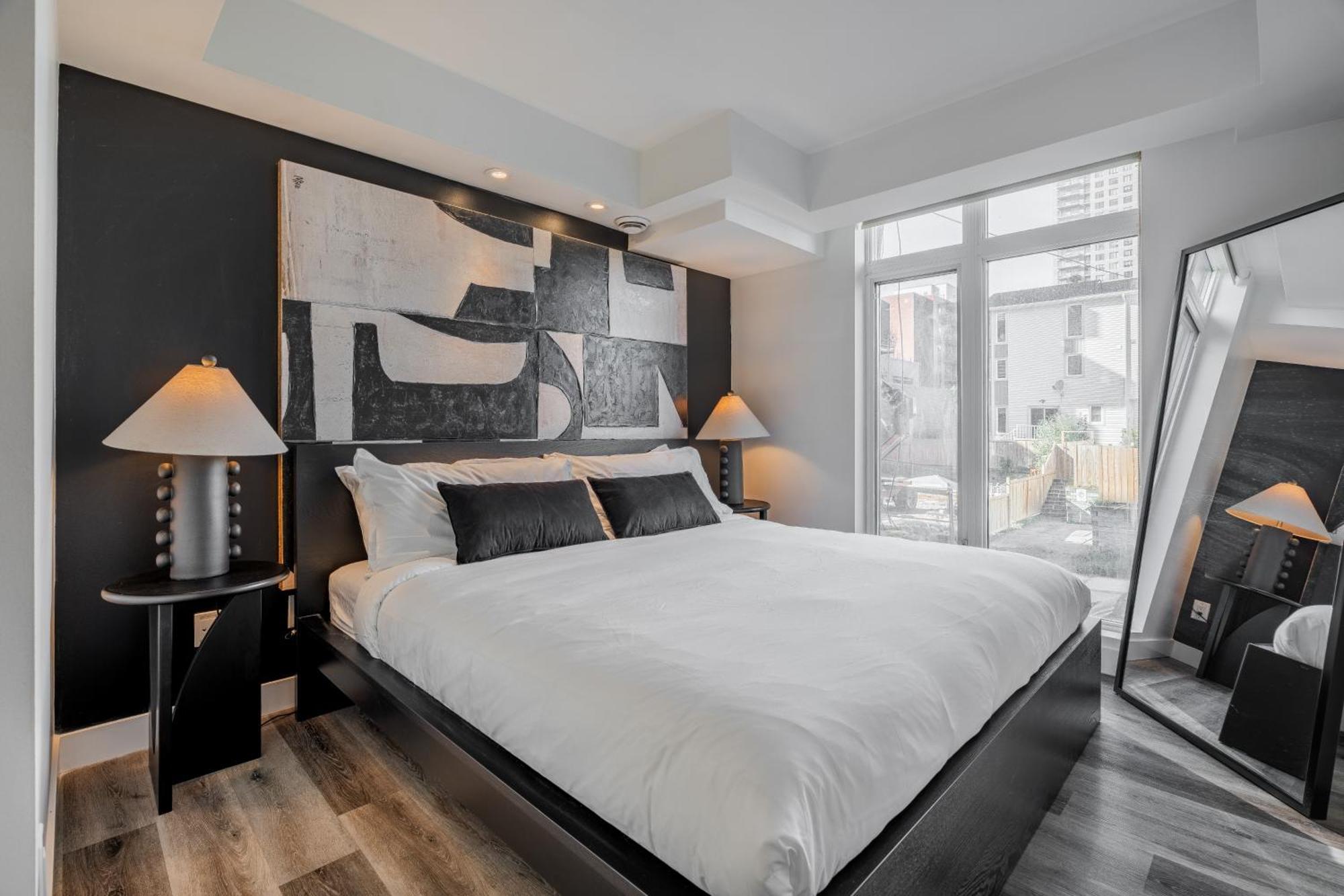 Westview Luxury Suites Ottawa Exteriör bild