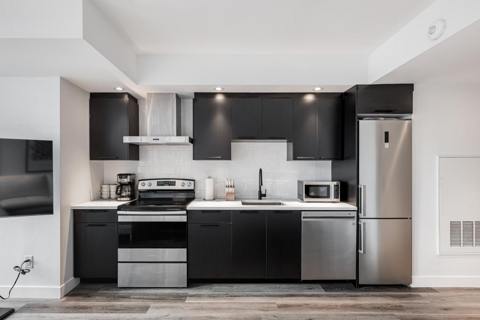 Westview Luxury Suites Ottawa Exteriör bild
