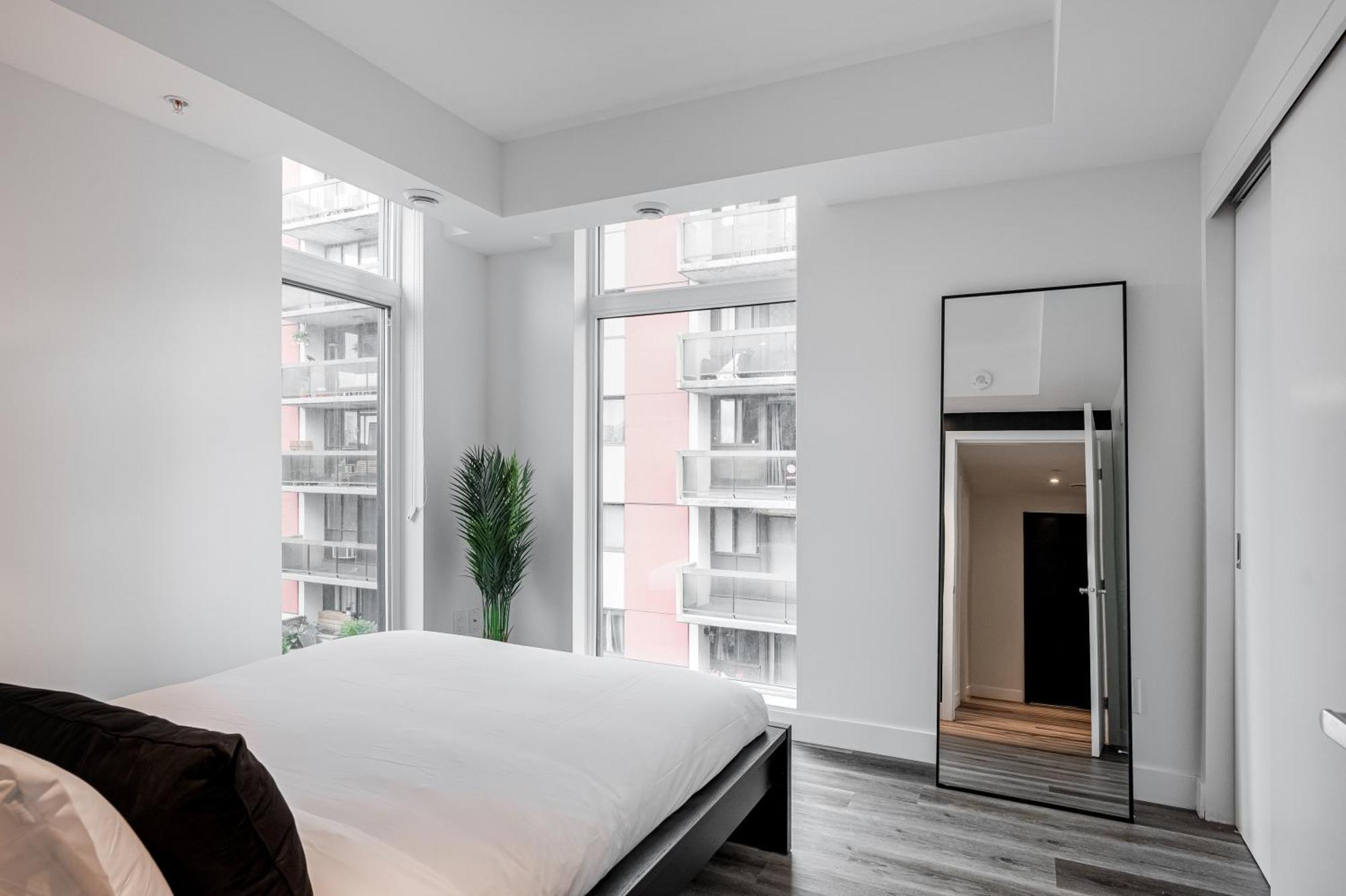 Westview Luxury Suites Ottawa Exteriör bild