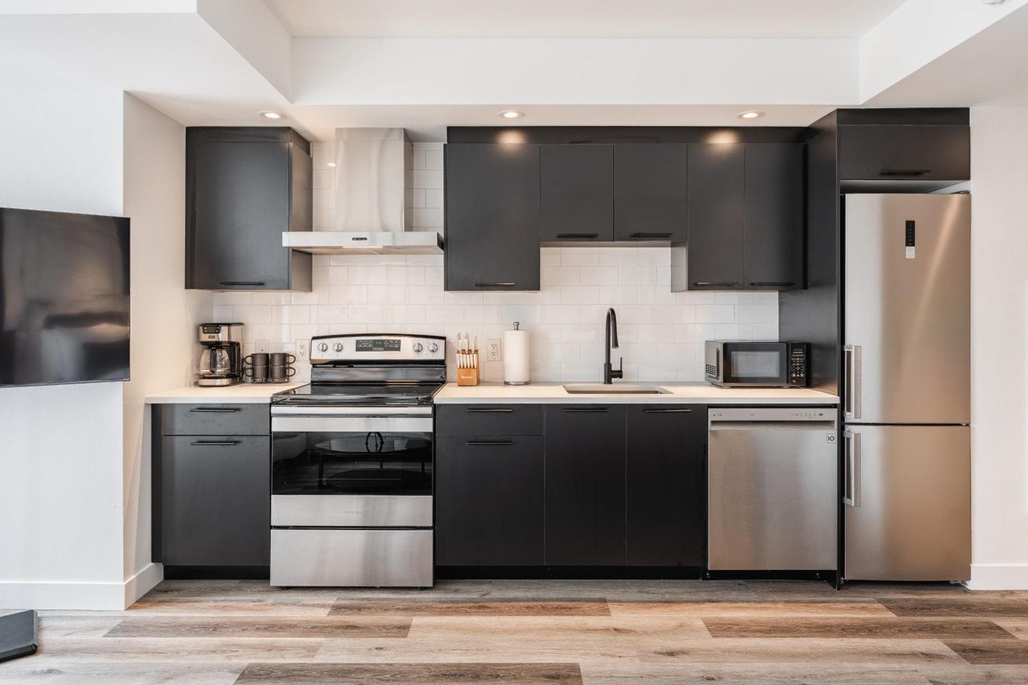 Westview Luxury Suites Ottawa Exteriör bild