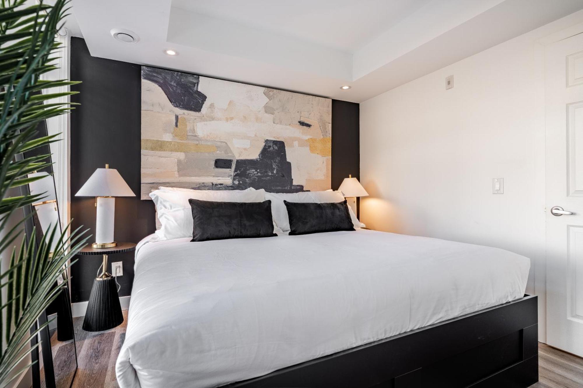 Westview Luxury Suites Ottawa Exteriör bild