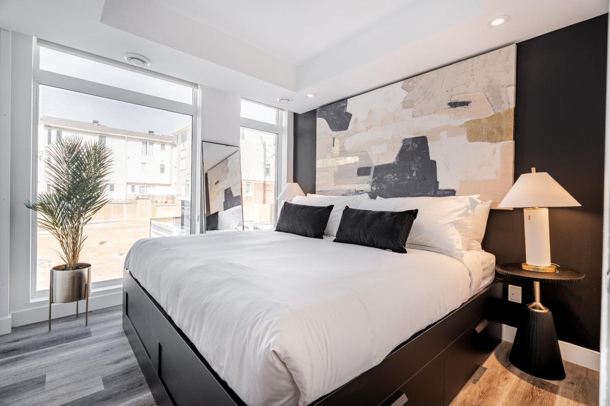 Westview Luxury Suites Ottawa Exteriör bild