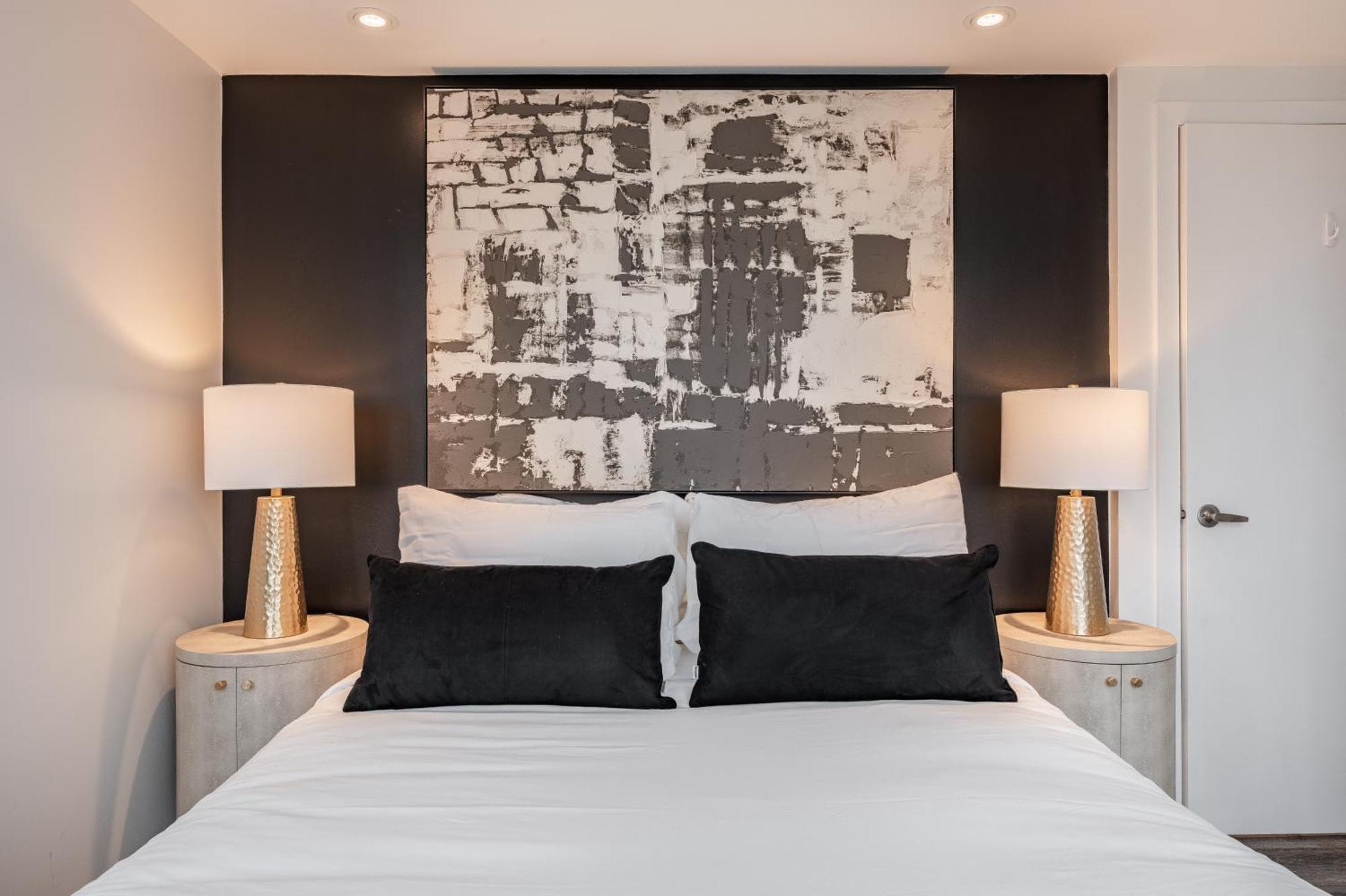 Westview Luxury Suites Ottawa Exteriör bild